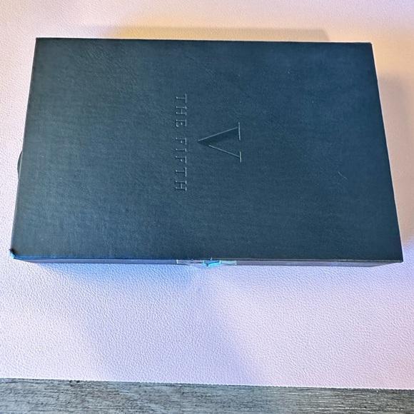 The Fifth Watch Set Black and White Watch Bands - Picture 4 of 4